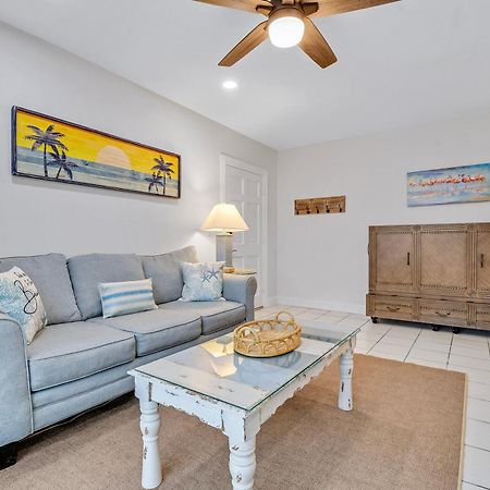 Funshine Pointe Capri Lägenhet St. Pete Beach Exteriör bild