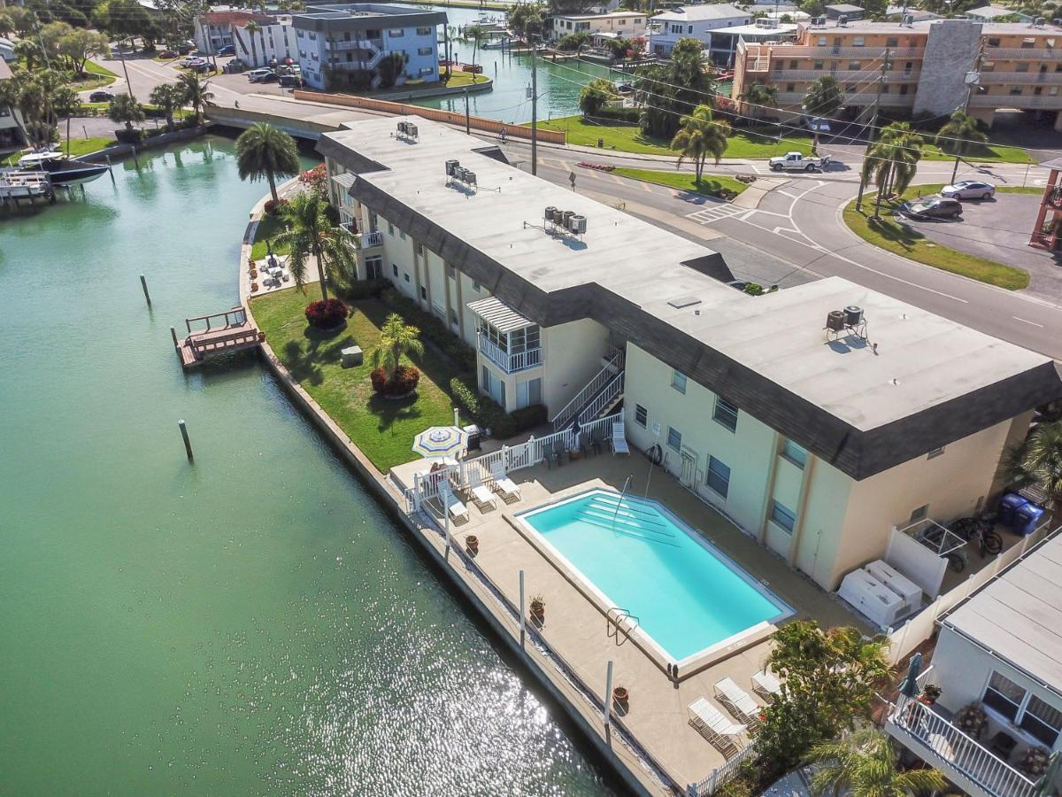 Funshine Pointe Capri Lägenhet St. Pete Beach Exteriör bild