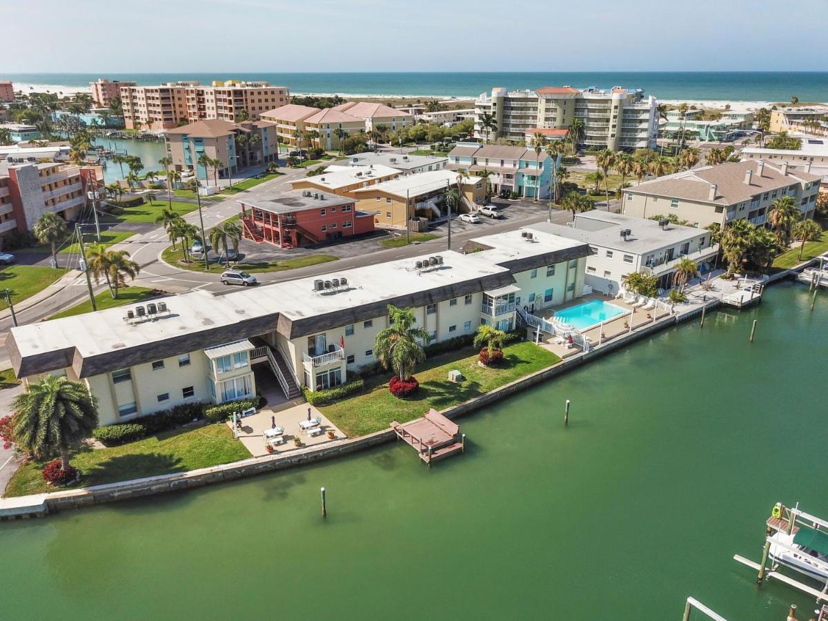 Funshine Pointe Capri Lägenhet St. Pete Beach Exteriör bild