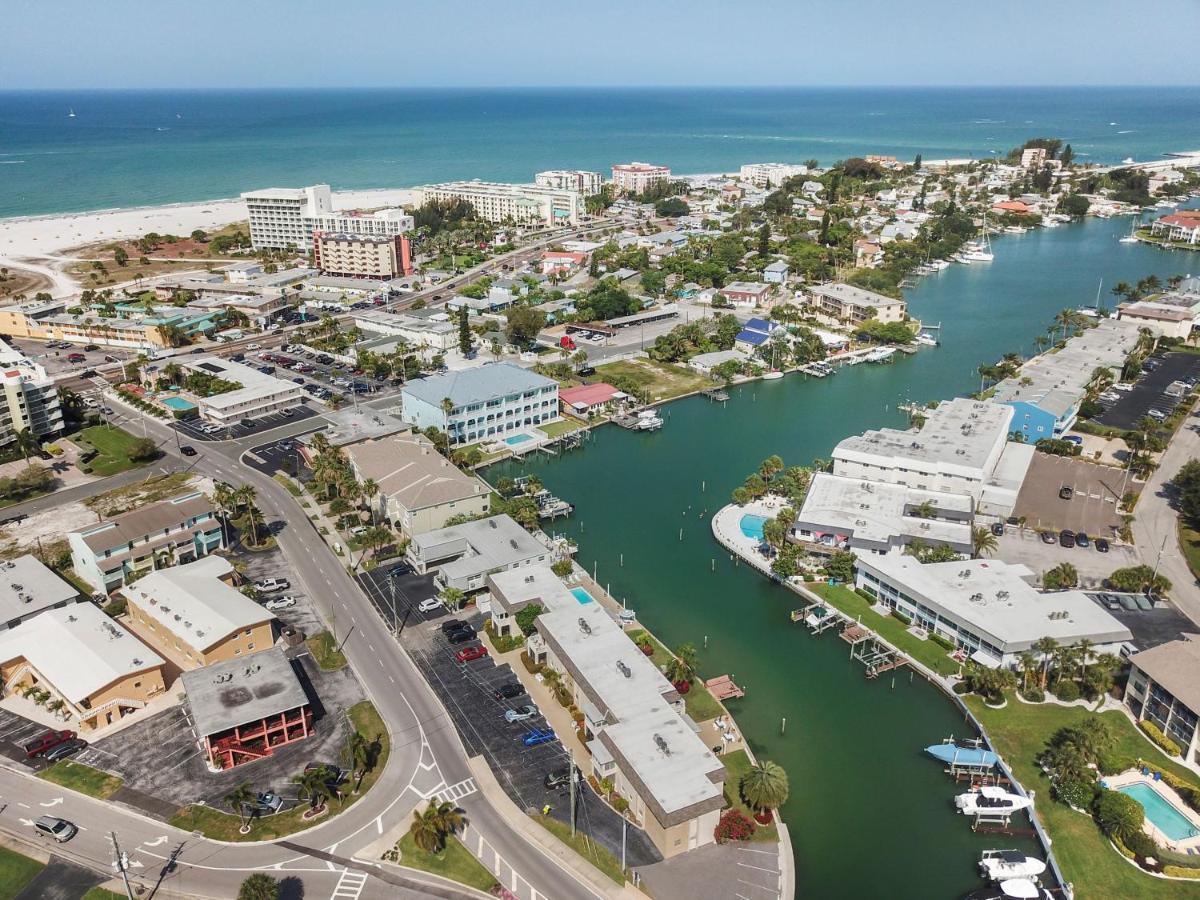 Funshine Pointe Capri Lägenhet St. Pete Beach Exteriör bild