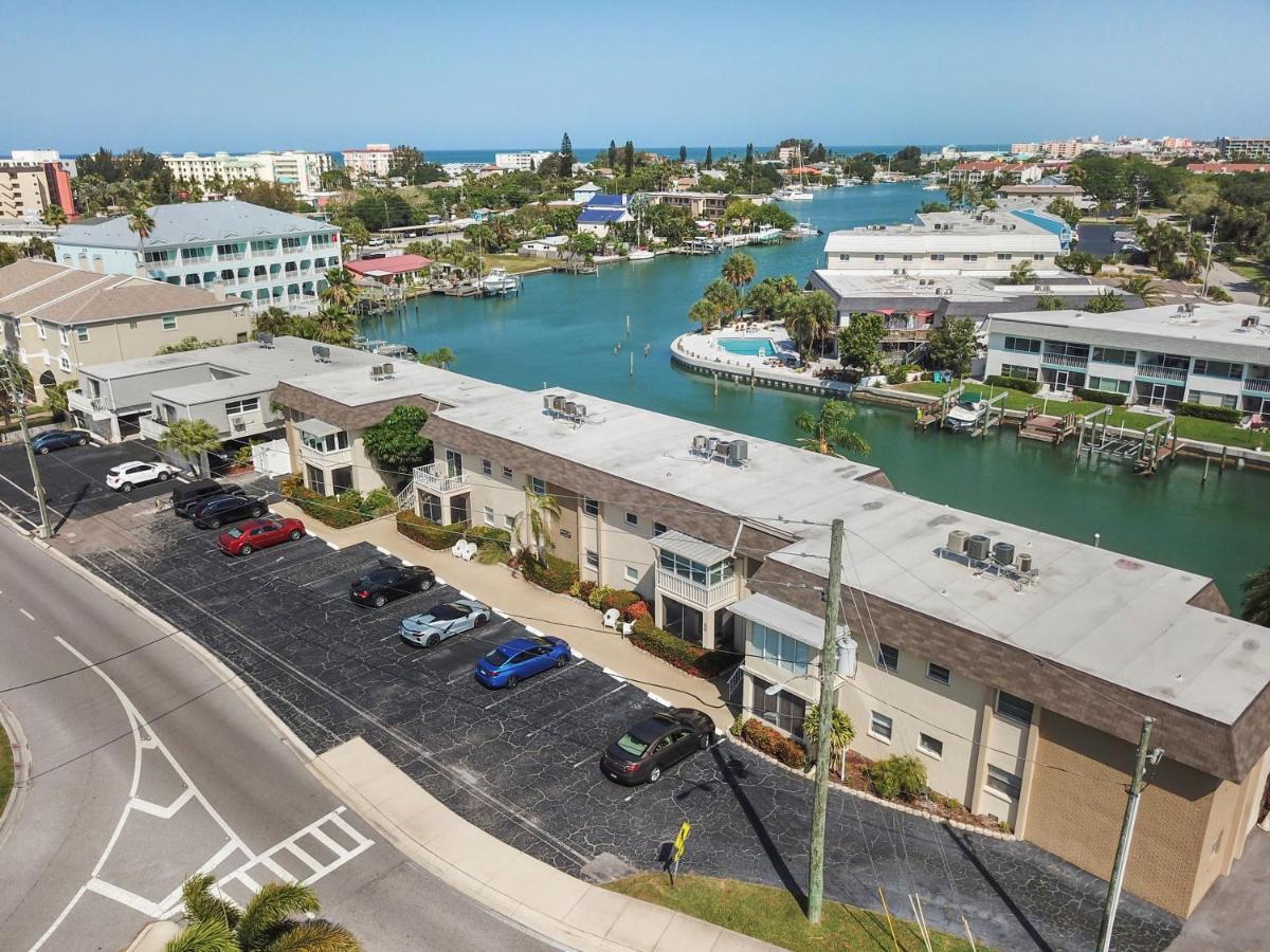 Funshine Pointe Capri Lägenhet St. Pete Beach Exteriör bild