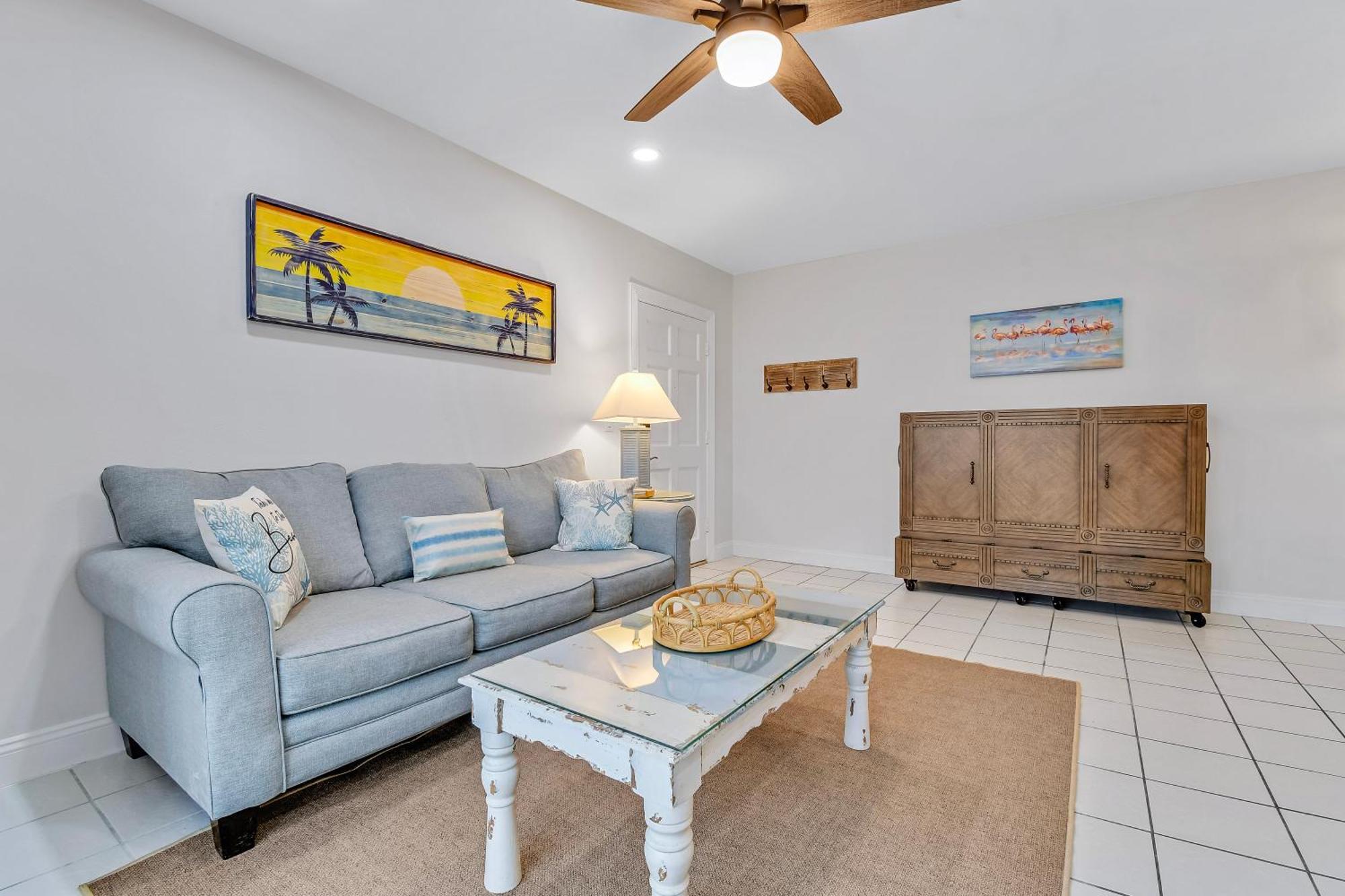 Funshine Pointe Capri Lägenhet St. Pete Beach Exteriör bild